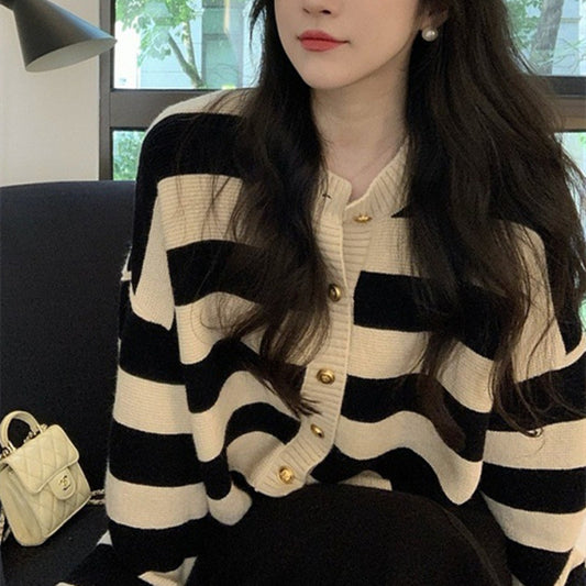 Women's Fashionable Loose Contrast Color Striped Round Neck Cardigan Jacket