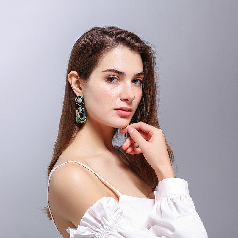 Women's Fashionable Retro Elegant Oil-coated Earrings